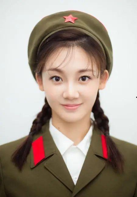 《苗苗》在线观看,青春成长的温暖见证  第2张